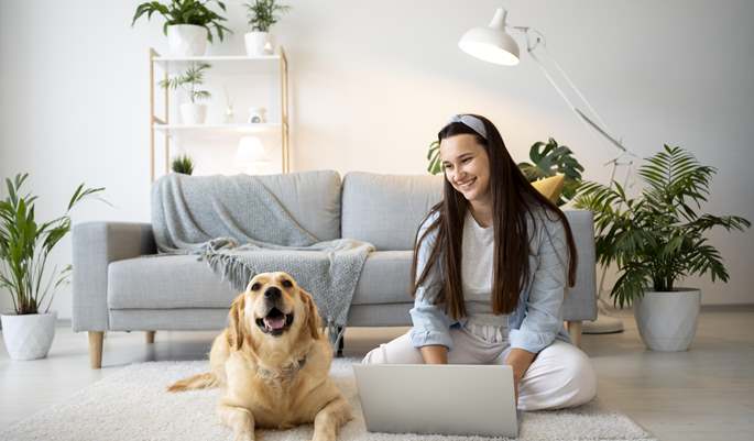 full-shot-woman-working-with-dog